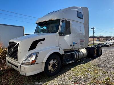 2012 Volvo VNL T/A Sleeper Semi Truck Tractor 10 Speed Cummins bidadoo -Repair