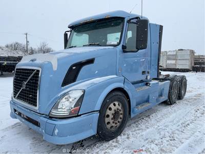 2008 Volvo VNL-64-T-670 T/A Semi Truck Diesel Tractor 5th Wheel Day Cab bidadoo