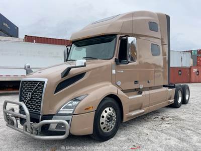 2021 Volvo VNL T/A High Roof Sleeper Semi Truck Tractor D13 455 HP A/T bidadoo