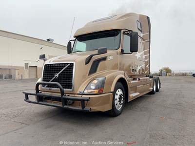 2015 Volvo VNL T/A Sleeper Cab Semi Truck Tractor Diesel Eaton M/T bidadoo