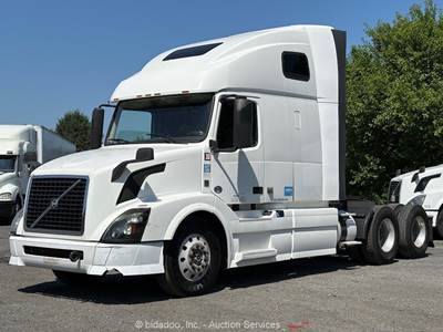 2015 Volvo VNL T/A High Roof Sleeper Semi Truck Tractor D13 12.8L Diesel bidadoo