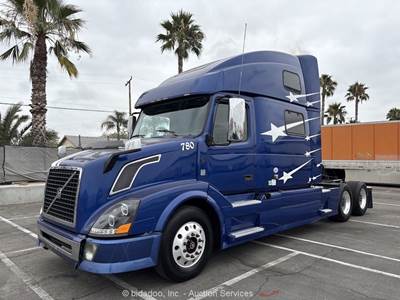 2014 Volvo VNL T/A High Roof Semi Sleeper Truck Tractor D13 10 Speed M/T bidadoo