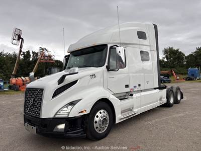 2023 Volvo VNL T/A High Roof Sleeper Cab Semi Truck Tractor D13N-455 A/T bidadoo