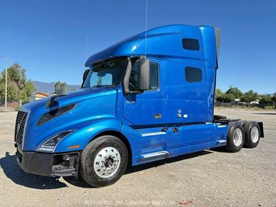 2019 Volvo VNL T/A High Roof Sleeper Semi Truck Tractor D13M-425 A/T A/C bidadoo