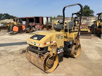 2005 Caterpillar CB-224E 47" Smooth Double Drum Vibratory Ride On Roller bidadoo