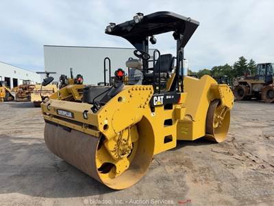 2010 Caterpillar CB54 Smooth Double Drum Vibratory Ride On Roller C4.4 ...