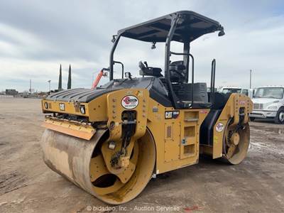2015 Caterpillar CB54B Smooth Double Drum Vibratory Ride On Roller bidadoo