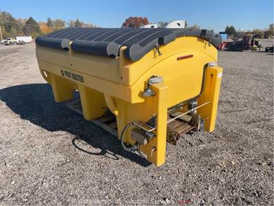 2021 Fisher Poly-Caster 2.5 Yard Spreader Poly Tub Chain Drive Stainless bidadoo