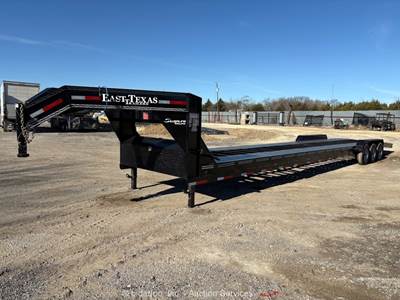 2026 East Texas Trailers CAR/EQUIPMENT HAULER  44' Tri-Axle Trailer bidadoo