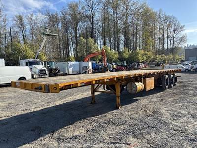 Great Dane Tri Axle Flatbed Stake Bed Transport Trailer Equipment Haul bidadoo