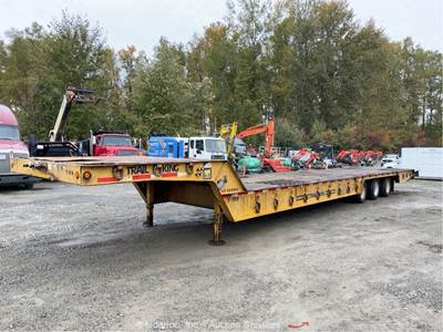 2005 Trail King TK70HT Hydraulic Dove Tail Heavy Haul Equipment Trailer bidadoo