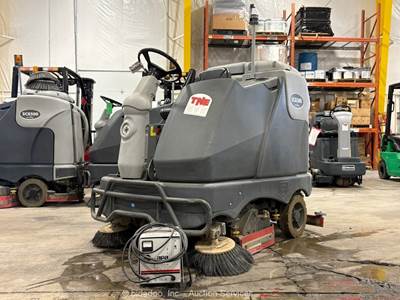 2017 Advance SC6500 40C 36V Electric Ride-On Sweeper Floor Scrubber bidadoo