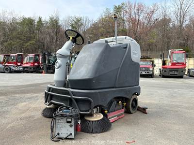 2018 Advance SC6500 40C 36 V Electric Ride-On Sweeper Floor Scrubber bidadoo