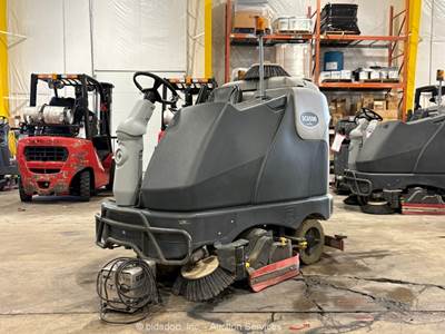 2018 Advance SC6500 {FuelType} Ride-On Sweeper Scrubber Warehouse Floor bidadoo
