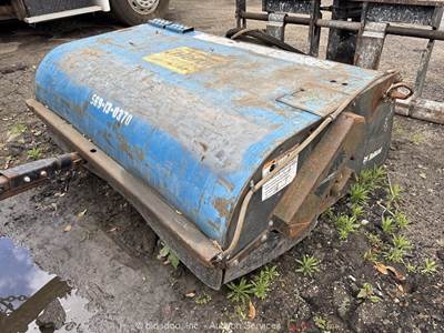 2017 Bobcat 72" Sweeper Boom Skid Steer Debris Collection Attachment bidadoo