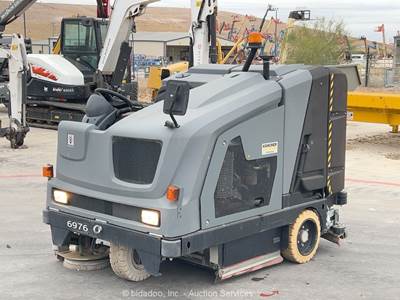 2021 Karcher B300 44" Ride-On Sweeper Warehouse Floor Scrubber Brush LPG bidadoo