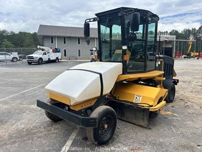 2019 Laymor SM450-ST 96" Ride-On Broom Street Sweeper Kubota Cab A/C bidadoo