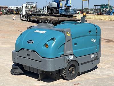 2022 Tennant S30 Ride-On Floor Surface Sweeper Broom Indoor/Outdoor LPG bidadoo