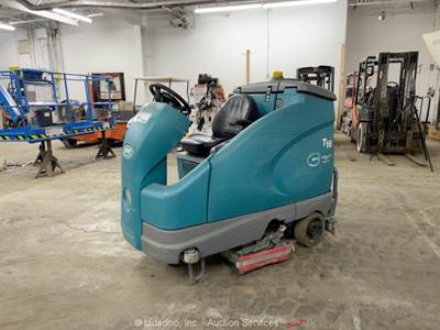 2019 Tennant T16 36V Ride-On Sweeper Scrubber Warehouse Floor bidadoo