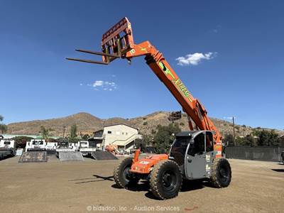 2016 Xtreme XR842 42' 8,000lbs Telescopic Reach Forklift Cab Telehandler bidadoo