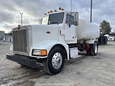 Peterbilt 375 2500 Gal Water Tank Sprayer Semi Truck Tractor Cummins M/T bidadoo
