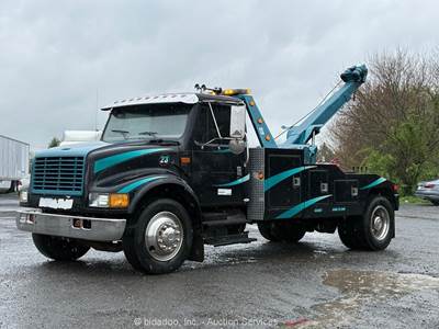 International 4700 S/A Tow Truck Wrecker Diesel M/T 9 - Speed PTO bidadoo
