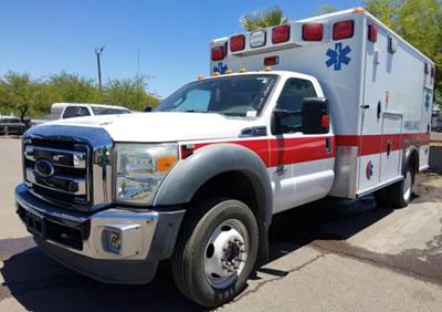Ambulance 2016 Ford F-450 4x4 6.7L Powerstroke LOW MILES!!