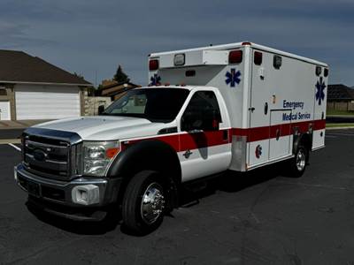 Ambulance 2015 Ford F-450 4x4 6.7L Powerstroke LOW MILES!!
