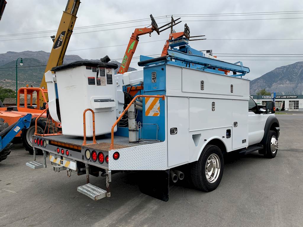 Boom / Bucket Service Truck 2011 Ford F550 4x4 Altec AT37G Aerial