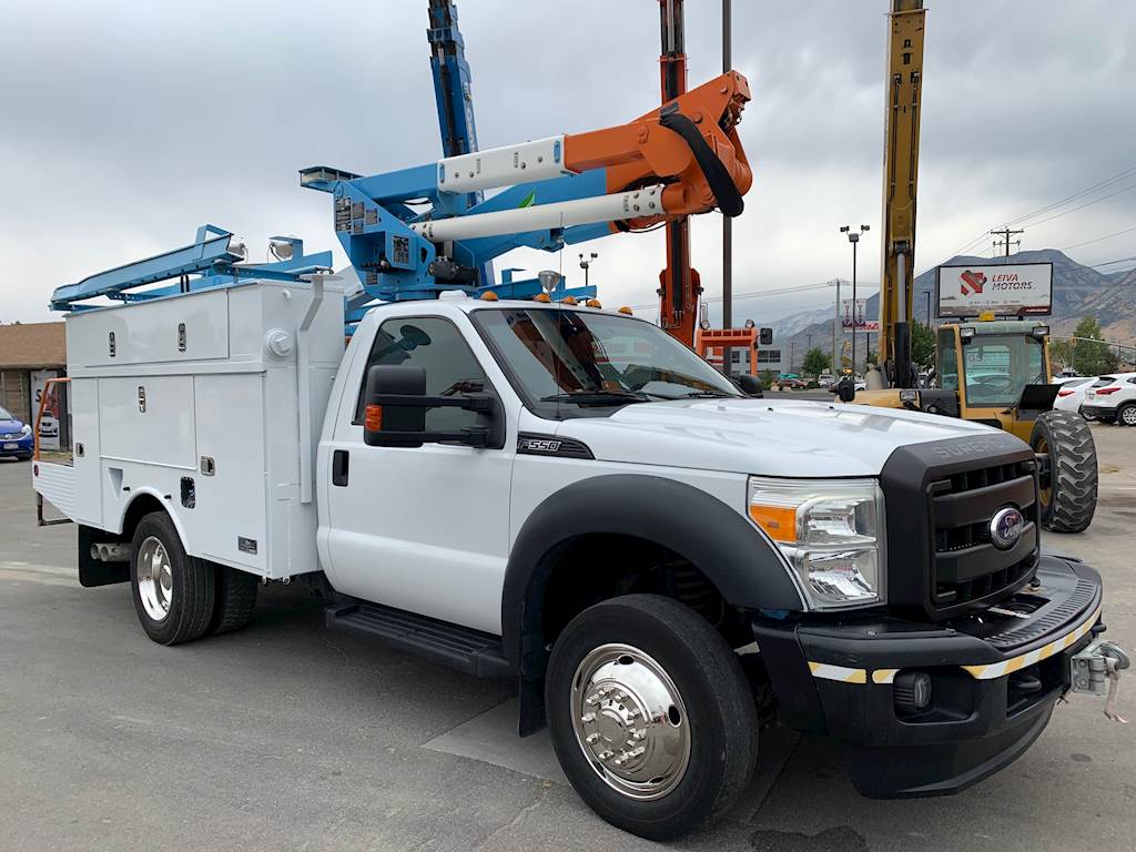 Boom / Bucket Service Truck 2011 Ford F550 4x4 Altec AT37G Aerial