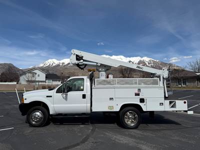 Used Boom / Bucket Truck 2001 Ford F550 Altec AT-235 Bucket V10 Gas