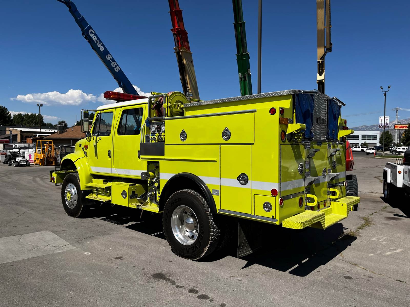 Brush Fire Truck 4x4 1999 International 4800 500 GPM Pump Foam Pro