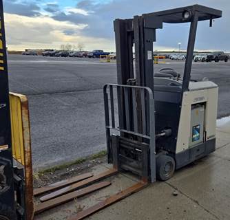 Standup Forklift Electric Warehouse Crown RC3020 3,000 LB 15' 10" Lift Height