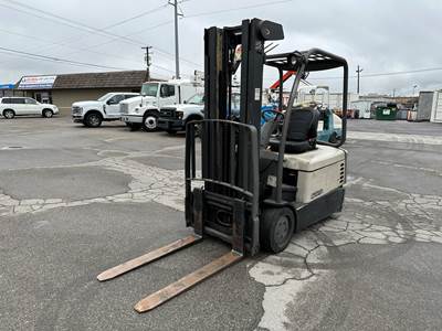 Forklift 2005 Crown SC4040-35 Electric 3,250 LB 15' 10" Lift Height