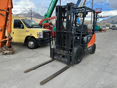 Warehouse Forklift Doosan 5,000 LB 15' 9" Lift Height LPG Propane 2015