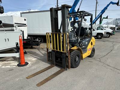 Warehouse Forklift 5,000 LB 3 Stage Sideshift 15' 8" Lift LPG Komatsu Fork Lift
