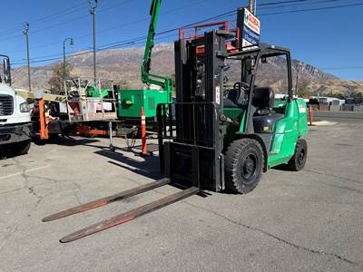 Yard / Warehouse Forklift 8,000 LB 15' 7" Lift Height Diesel 2015 Mitsubishi FD40N