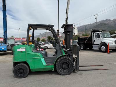 Yard / Warehouse Forklift 8,000 LB 15' 7" Lift Height Diesel 2015 Mitsubishi FD40N