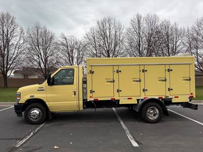 NEW Refrigerated Freezer Truck 2022 Ford E450 Schwans Van Food Truck Only 75 Miles!