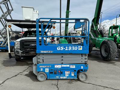 Scissor Lift 2015 Genie GS-1930 Electric 19' Platform Extendable REDUCED PRICE!