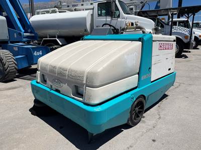 Tennant 6500 Parking Lot / Floor Sweeper Hydrostatic Ford Gas High Dump