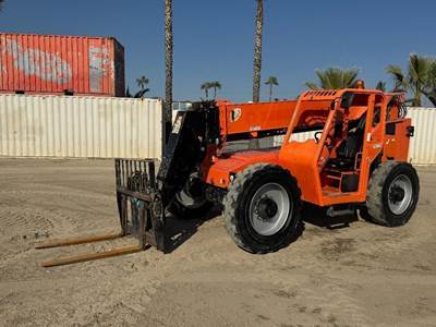 Telehandler Forklift 2016 JLG Skytrak 8042 4x4x4 8,000 LB 42' Reach Diesel Telescopic Fork Lift