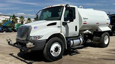 Used Water Truck 2,000 Gallon 2022 International Cummins Diesel, 6 Speed LOW MILES!!