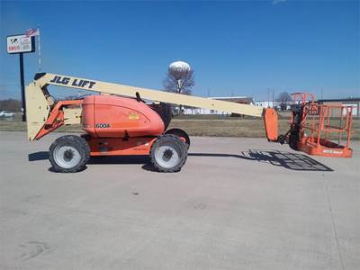 JLG 600A Articulating Boom Lift - 500lb Capacity
