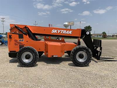 SkyTrak 8042 Telehandler