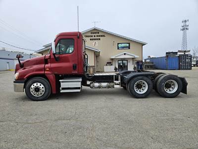 Freightliner Cascadia 125 Day Cab Truck - Mercedes-Benz 450HP, 10 Speed Autoshift Amt