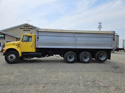 International 4900 Tri Axle Farm / Grain Truck - DT466E 250HP, 10 Speed Manual