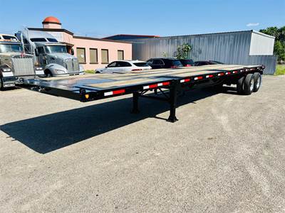 De Lucio USA 40x102 Steel Flatbed Trailer - Air Ride, Fixed Axle