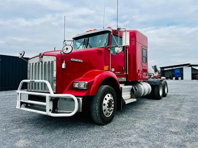 Kenworth T800 Sleeper Semi Truck - 72" Flat Top Sleeper, Cummins 500HP, 10 Speed Manual