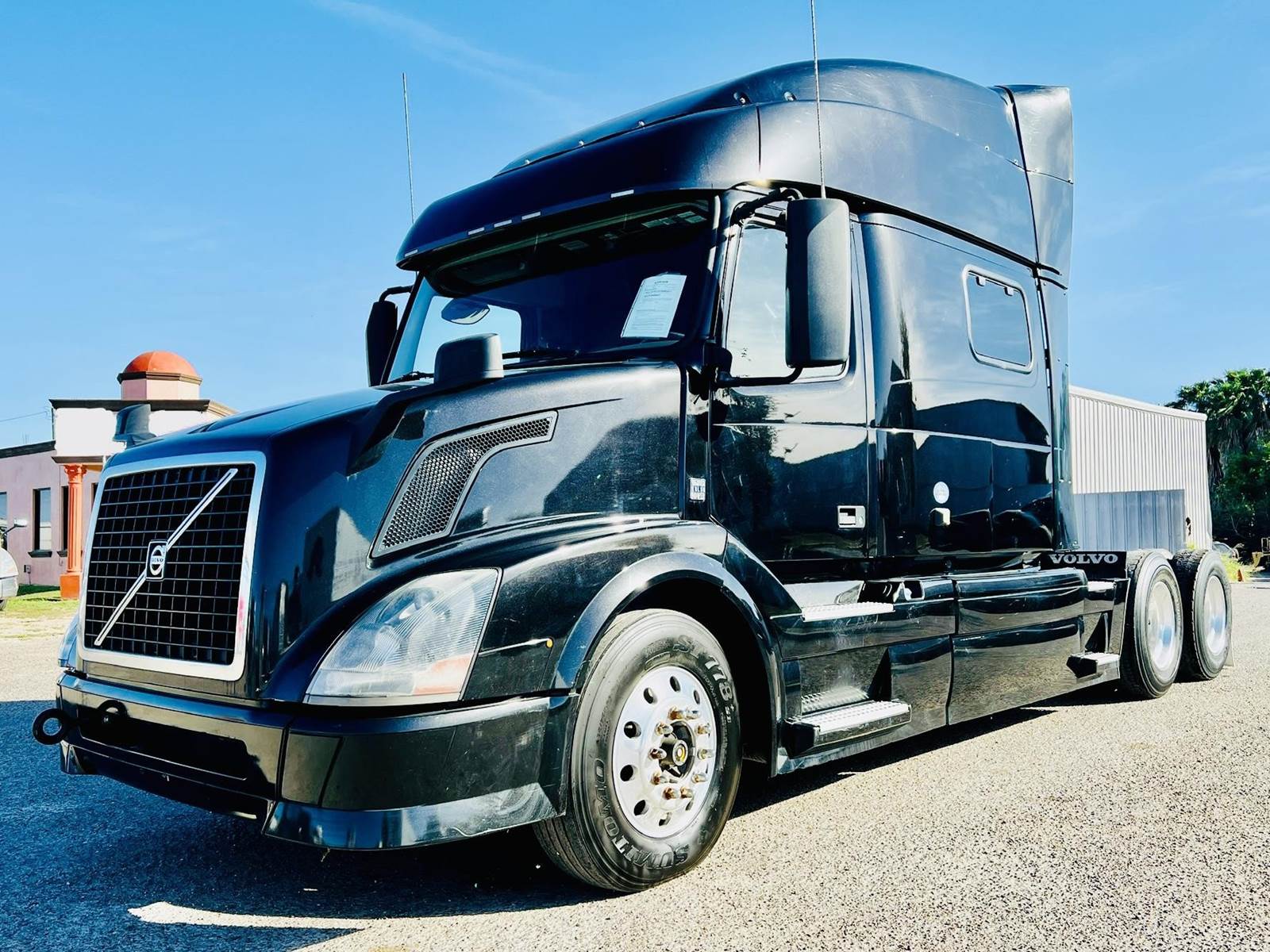 2015 Volvo VNL64T630 Sleeper Semi Truck Mid Roof Sleeper, D13 455HP